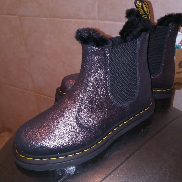 NWT Dr. Martens warm wear boots - Picture 2 of 9